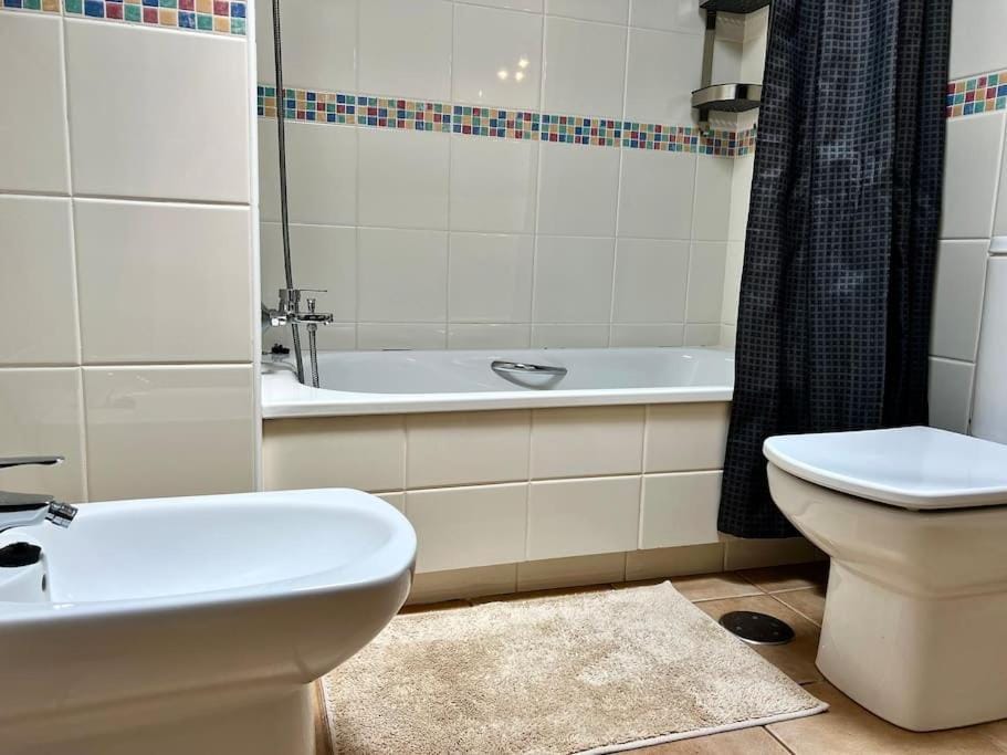 Shower, Toilet, Bathroom, Bath