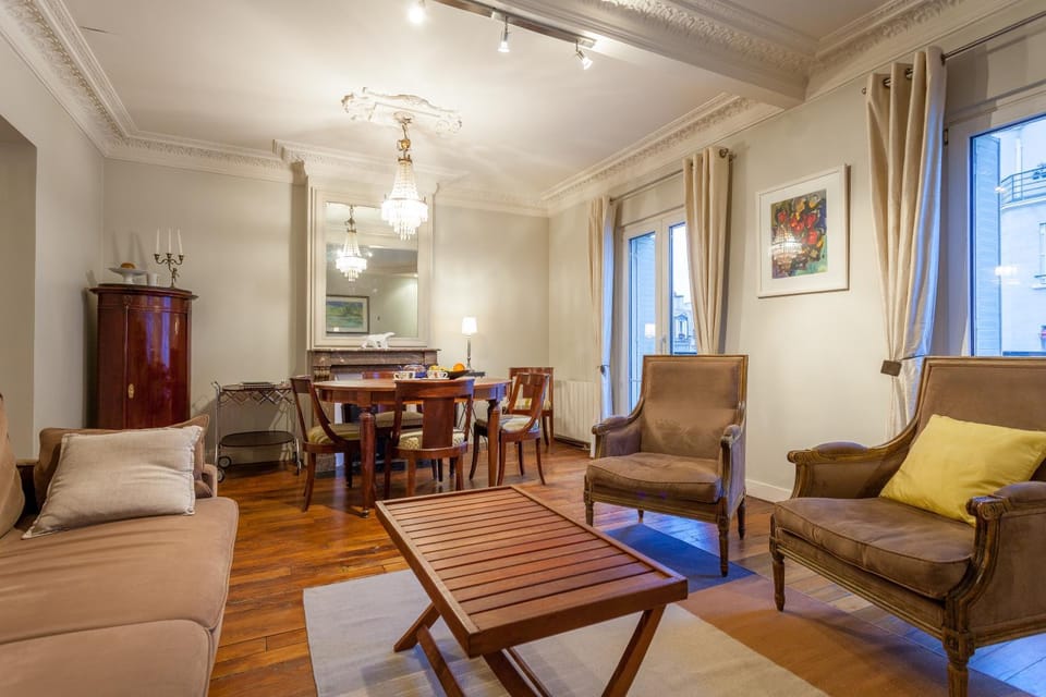 Greeter-Appartement Haussmannien avec balcon Apartment in Paris