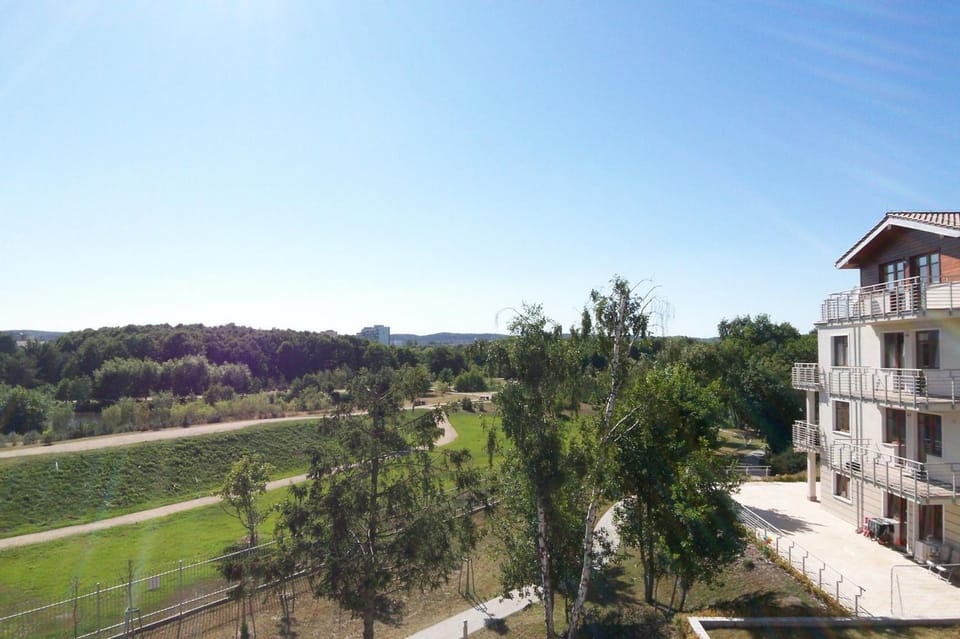 Neighbourhood, Hiking, Cycling, On site