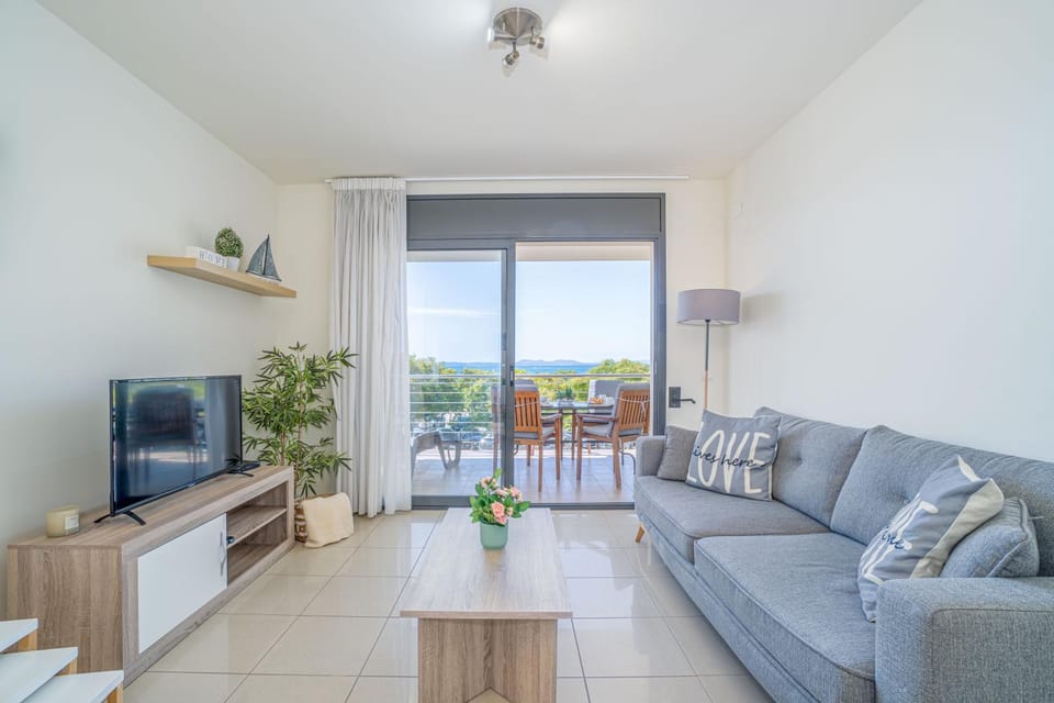 MILLENIUM 1 2-1 Apartment in Roses