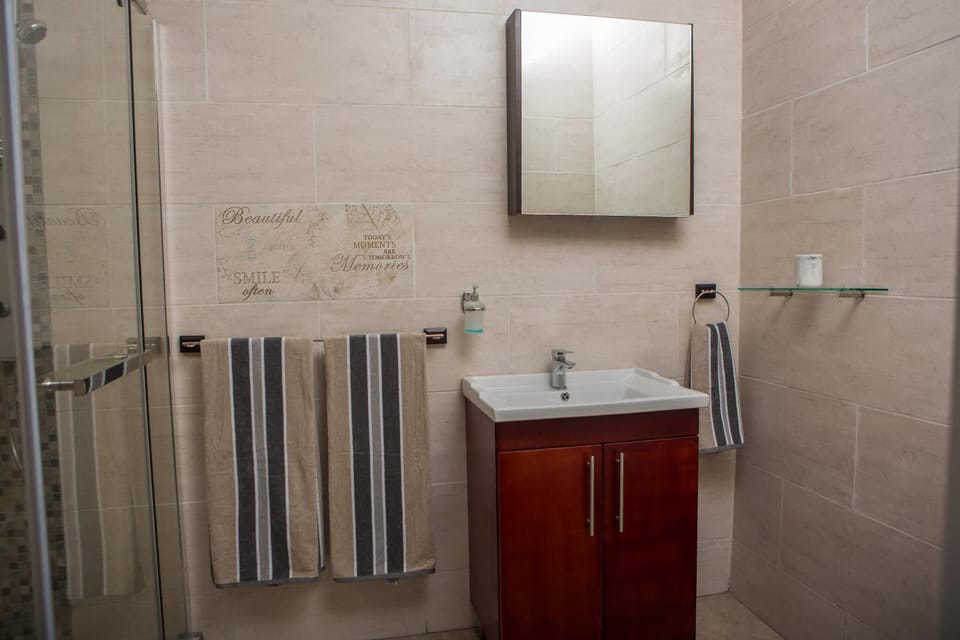 DYNA GUEST HOUSE Bed and Breakfast in Umhlanga