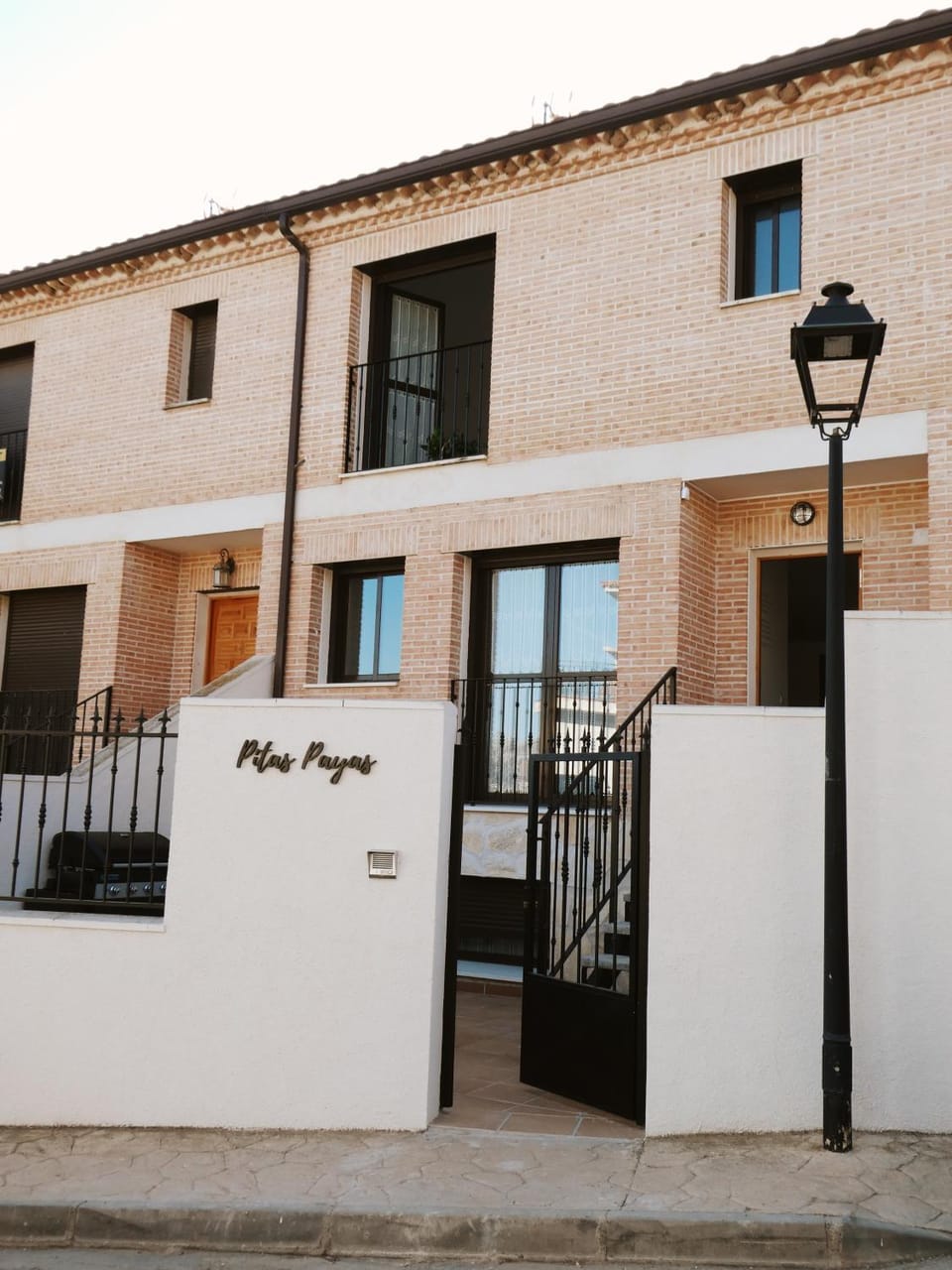 Property building, Patio, Staff, Facade/entrance, People, Guests, children, young children, older children, group of guests, Family