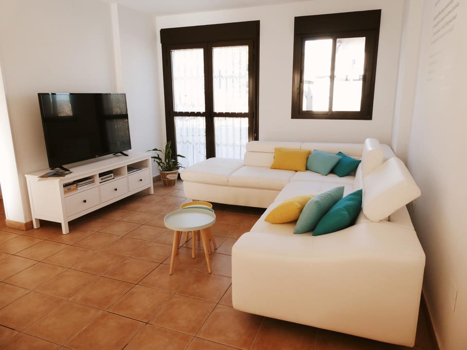 Communal lounge/ TV room, TV and multimedia, Living room, Lounge or bar, Decorative detail, Seating area, Guests, children, young children, older children, group of guests, Family