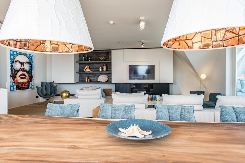 TV and multimedia, Seating area