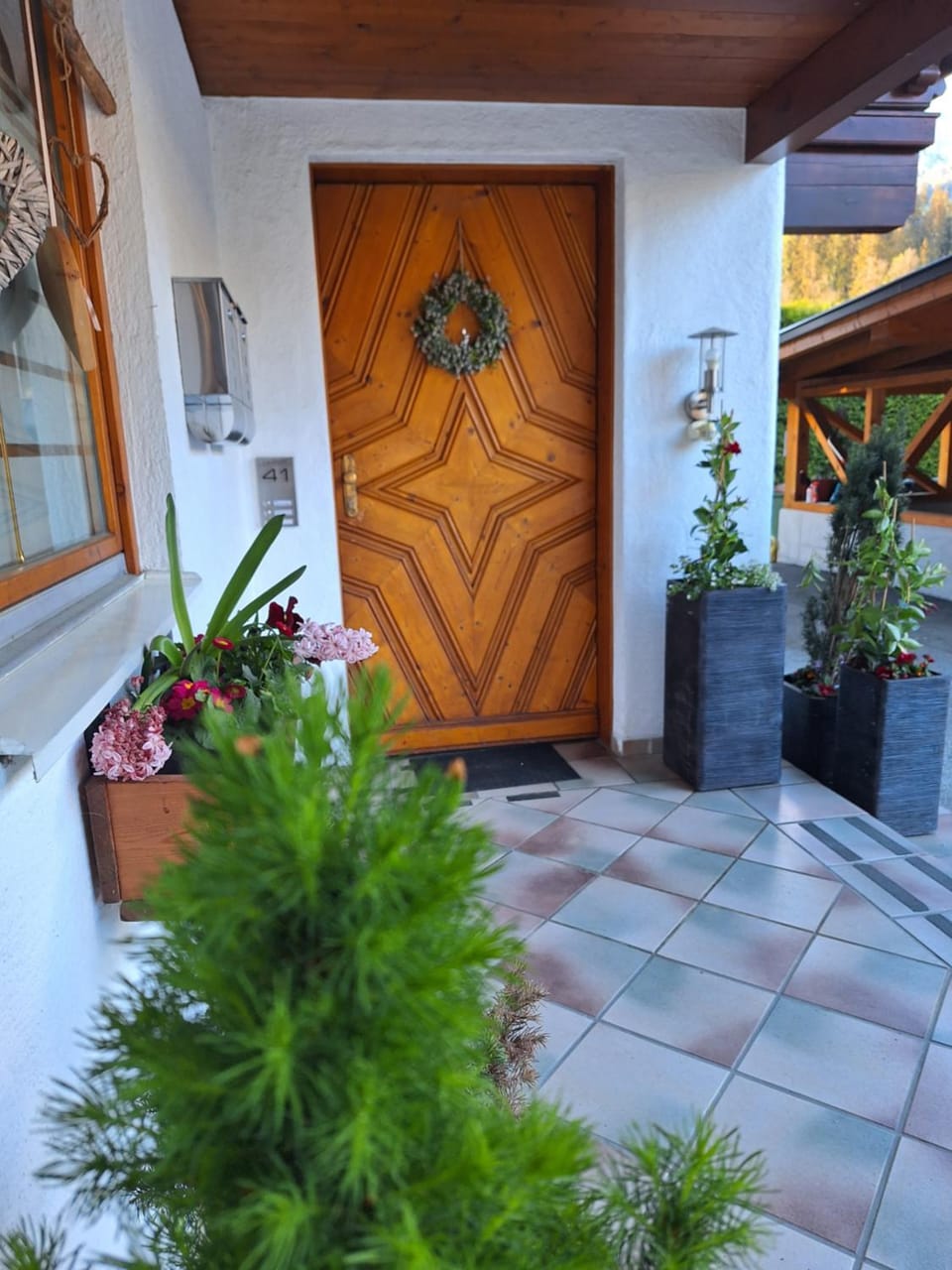 Facade/entrance, Internal: Not applicable to any particular room