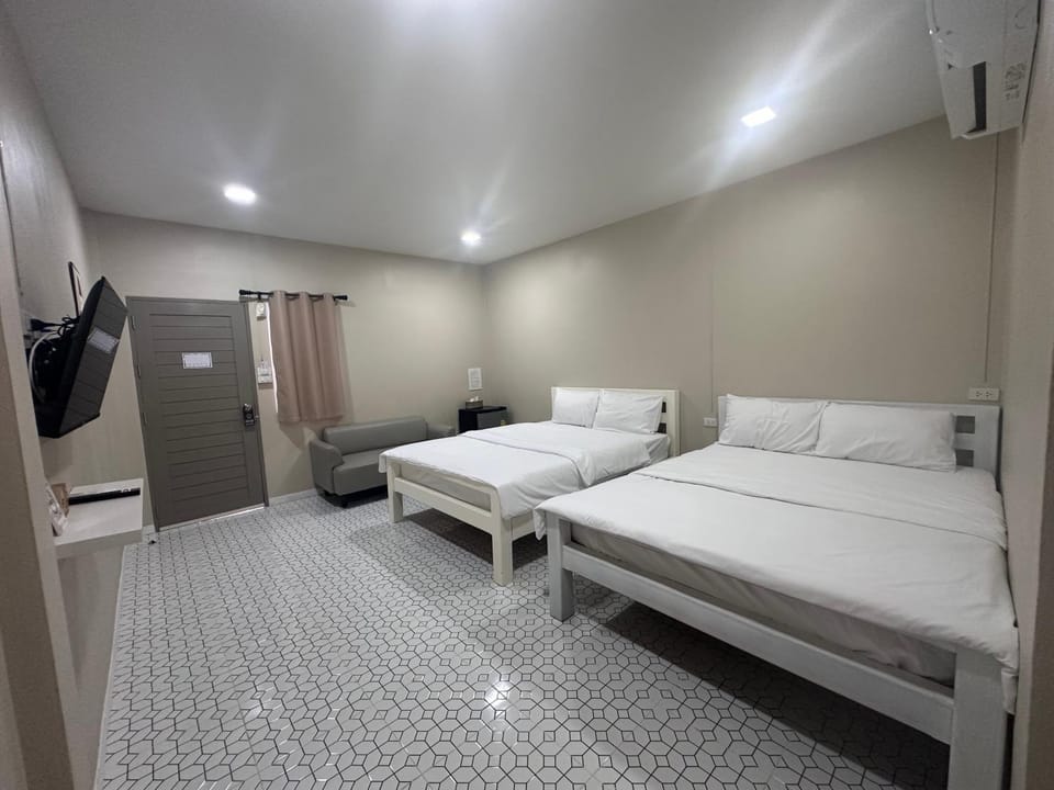 Juni House Chumphon Bed and Breakfast in Thailand