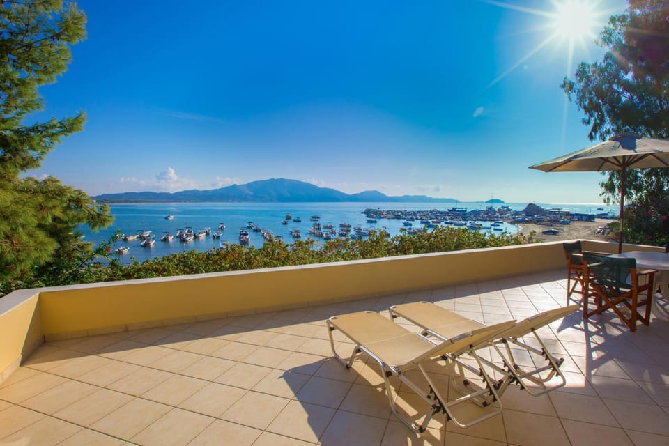 Patio, Day, Garden, Snorkeling, Balcony/Terrace, Beach, Hiking, Diving, Sea view