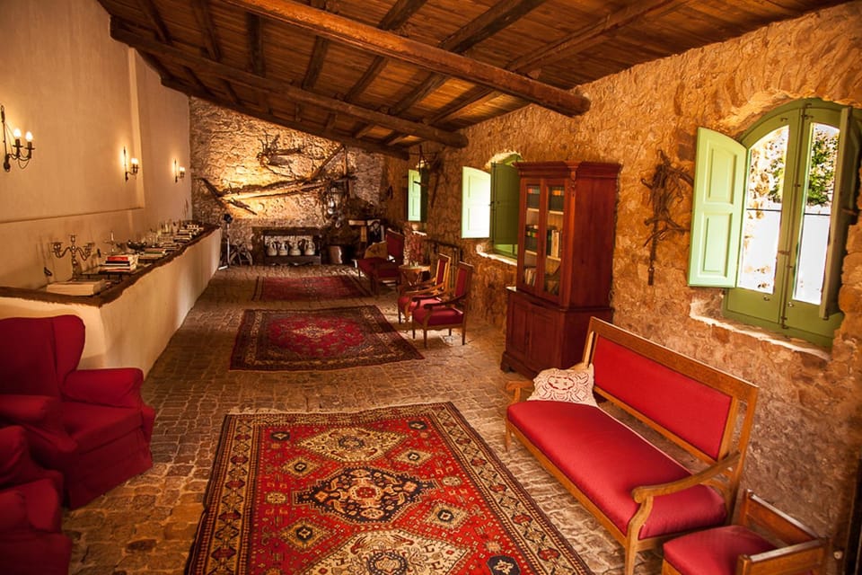 Living room, Photo of the whole room, Seating area