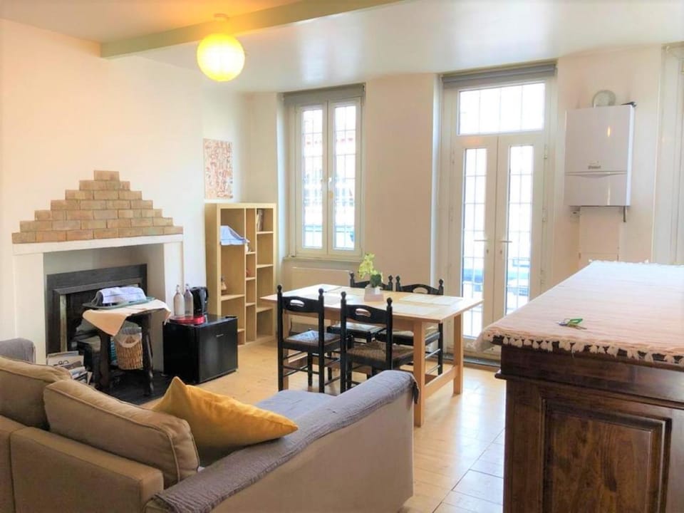 Living room, Seating area, Dining area