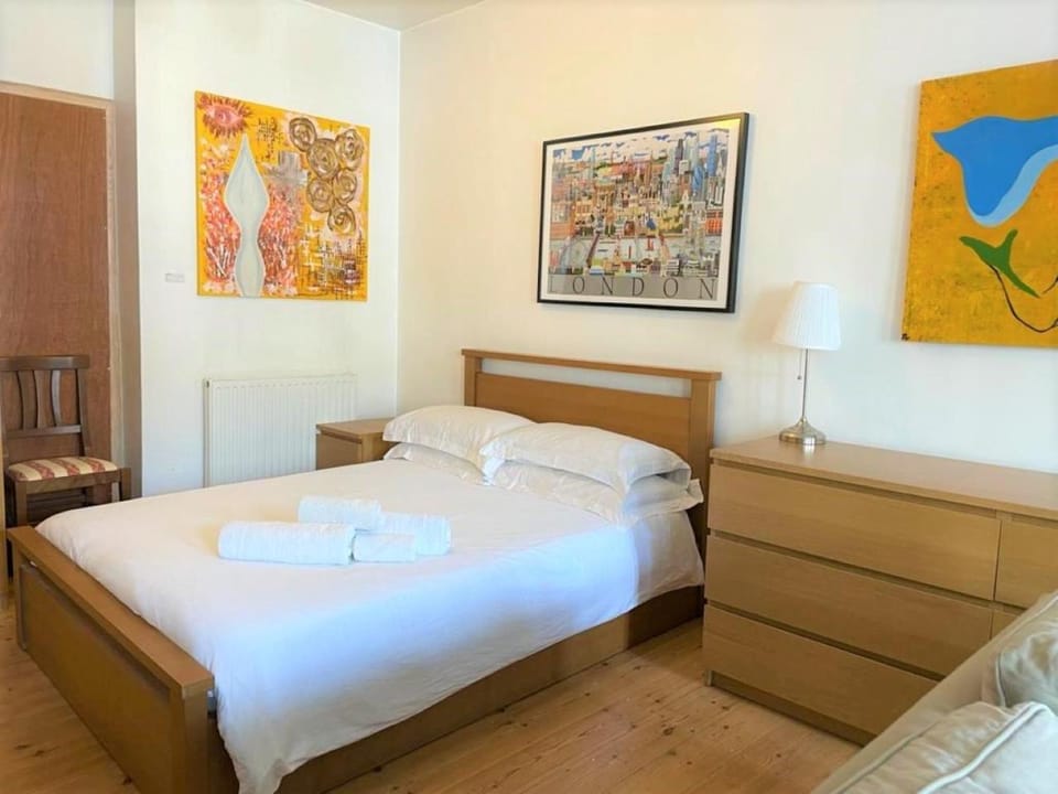 Bed, Photo of the whole room