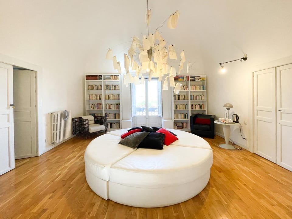 Communal lounge/ TV room, Library, Seating area