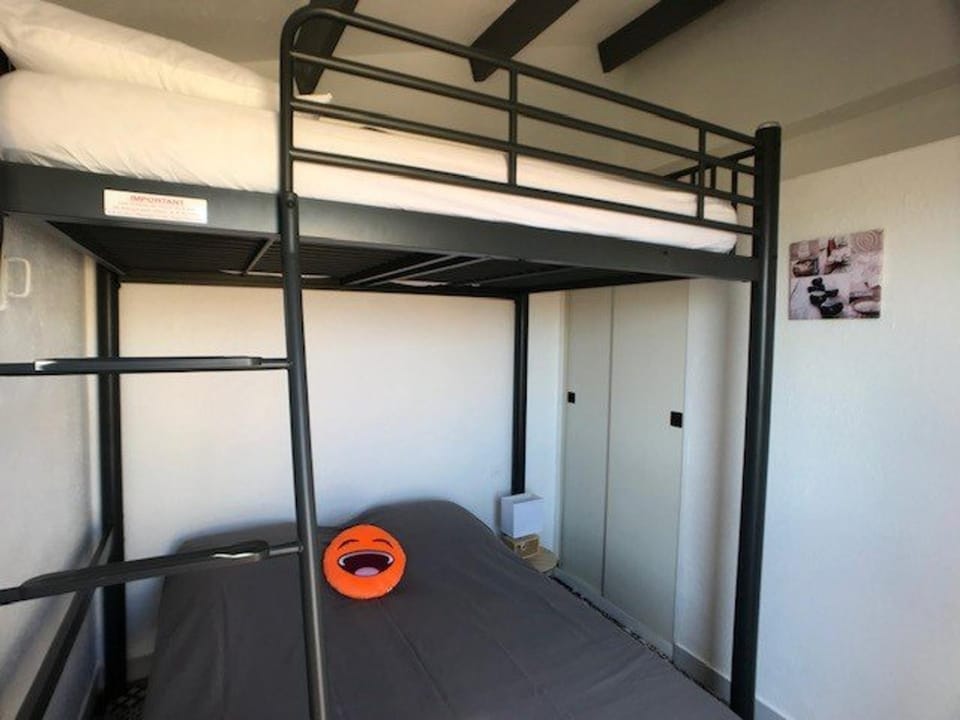 Villa T2, 4 pers, face à la mer, terrasse, parking privé, à 400m des commerces, plage devant! Villa in Le Barcarès