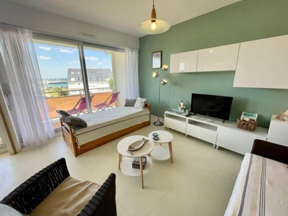 Studio rénové, balcon, animaux admis, parking - FR-1-478-1 Apartment in Quiberon