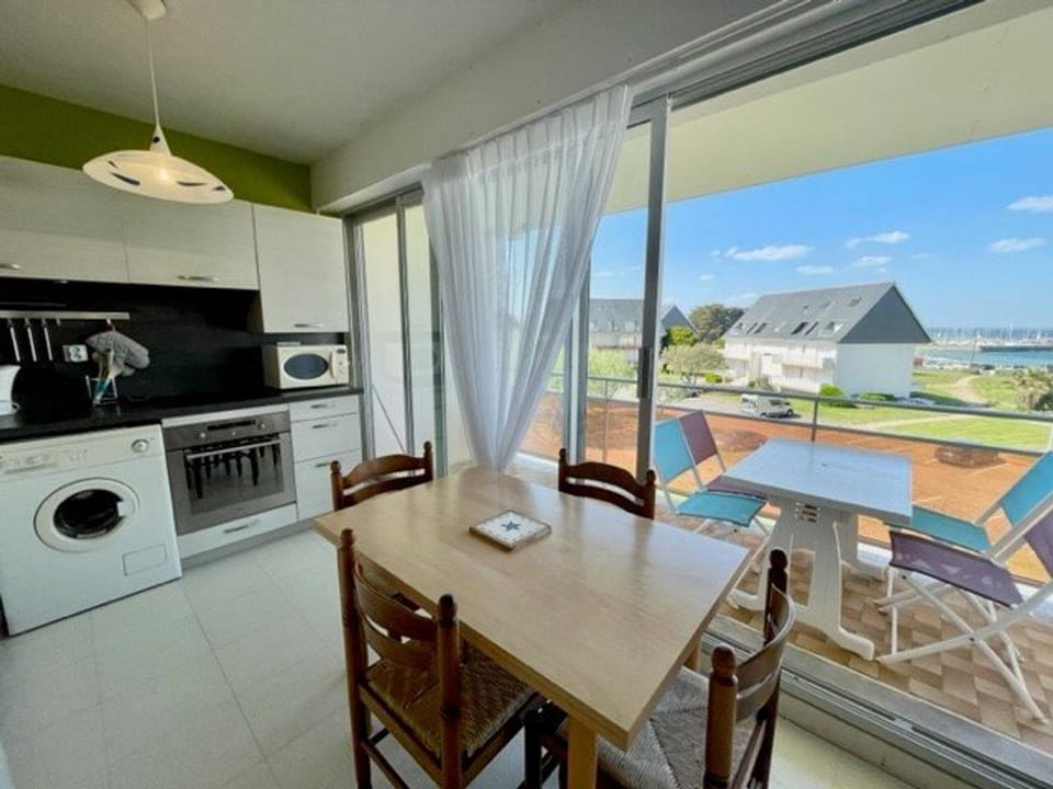 Studio rénové, balcon, animaux admis, parking - FR-1-478-1 Apartment in Quiberon