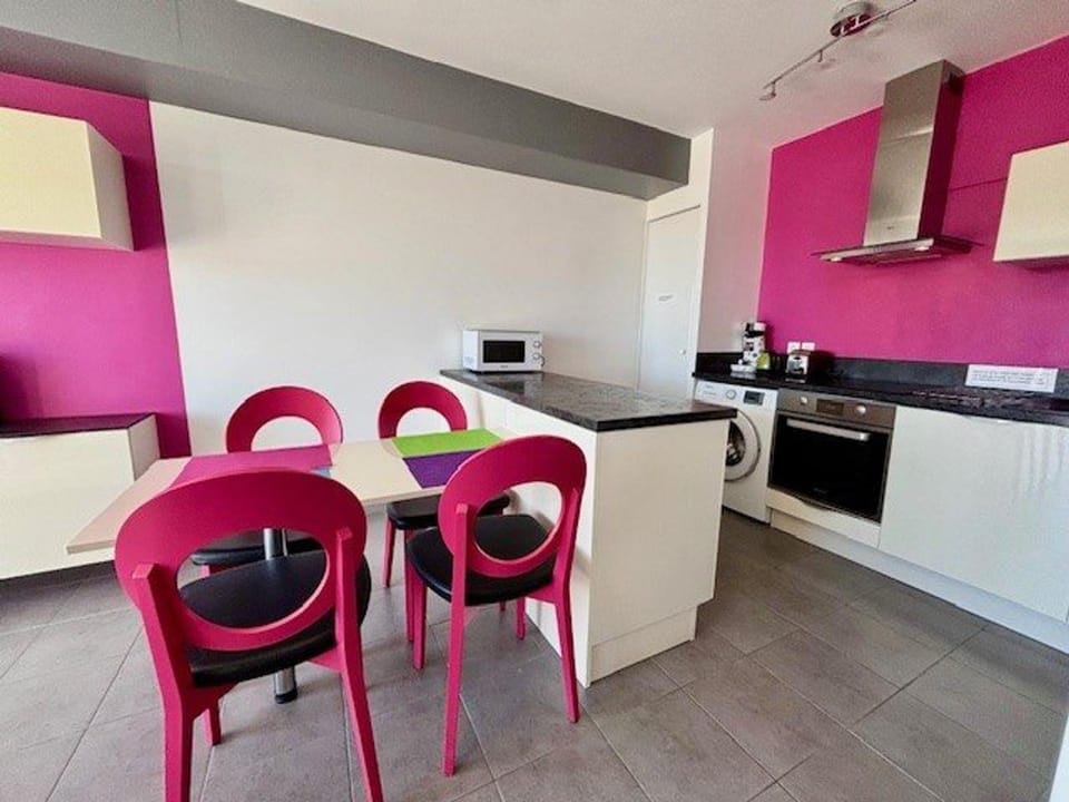 Quiberon : Appartement 2P avec Terrasse et Animaux Acceptés - FR-1-478-32 Apartment in Quiberon