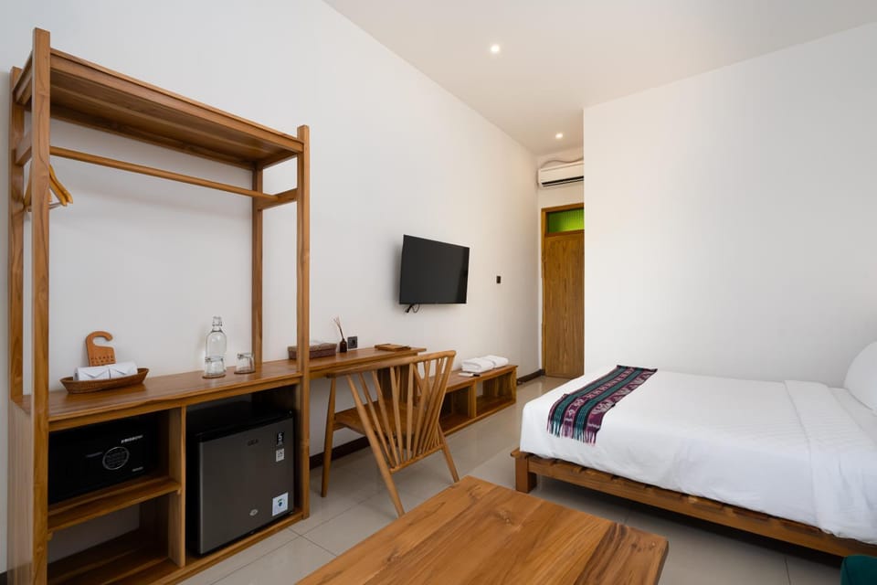 TV and multimedia, Photo of the whole room, Bedroom, minibar, safe