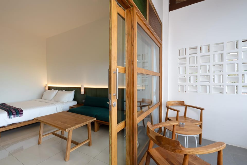 Bed, Balcony/Terrace, Seating area, Bedroom