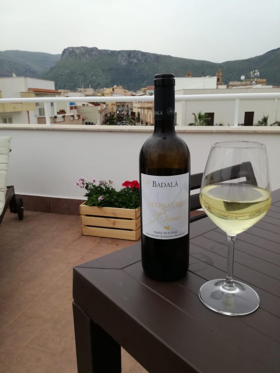 Balcony/Terrace, Mountain view