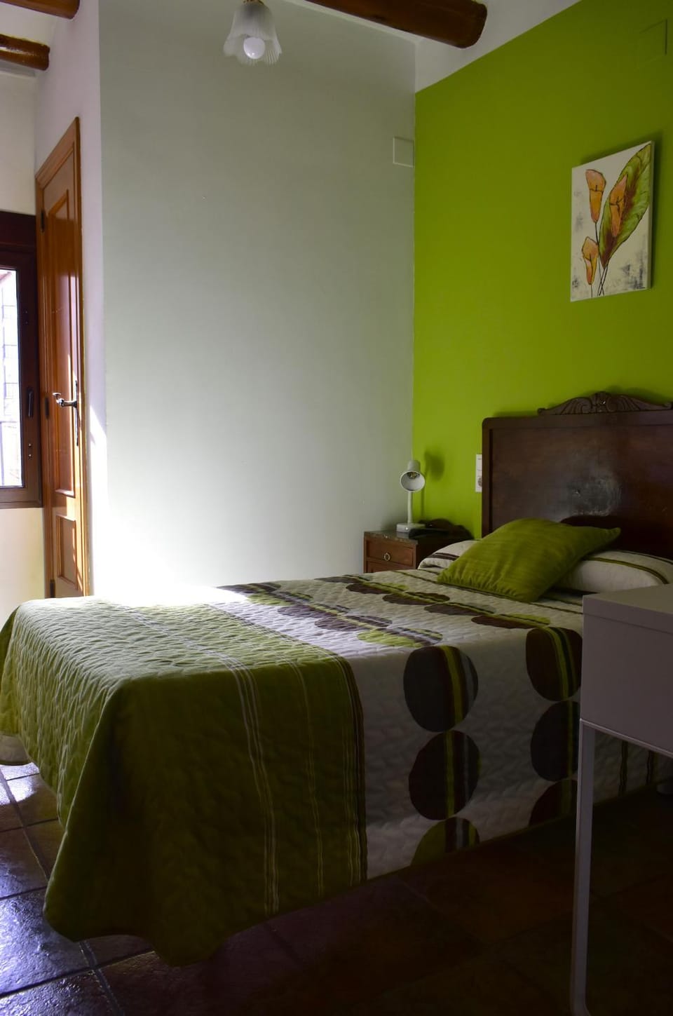 TV and multimedia, Photo of the whole room, Bedroom
