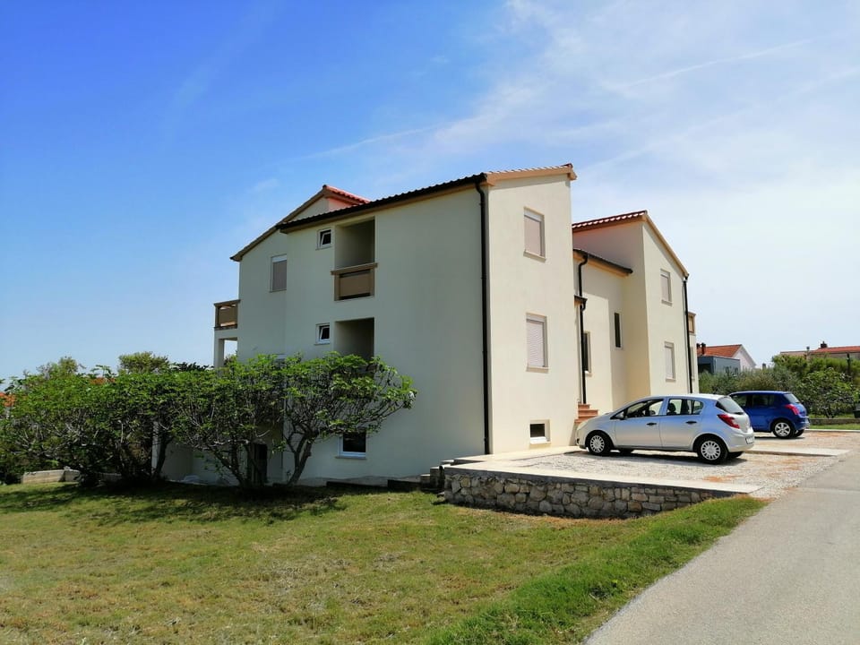 Property building, Beach, City view, Mountain view, Sea view