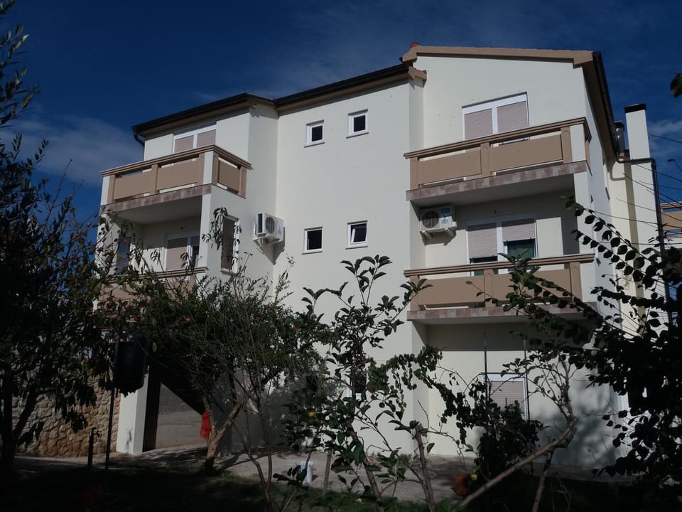 Property building, Autumn, City view, Mountain view, Sea view