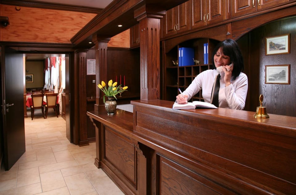 Staff, Staff, Lobby or reception, Lobby or reception, Other