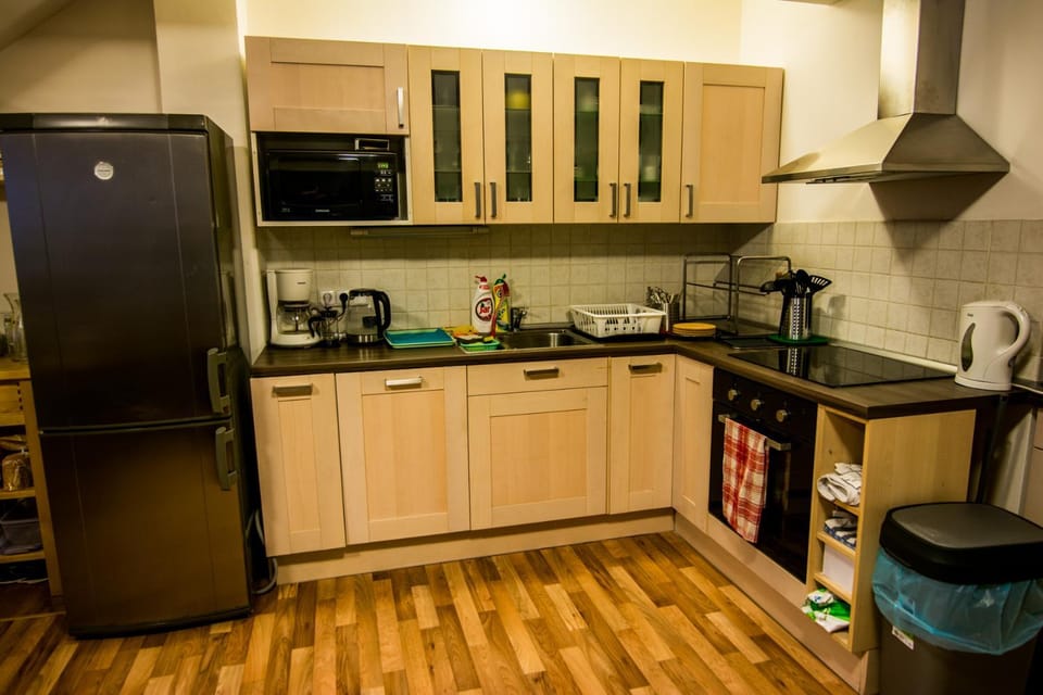 Kitchen or kitchenette, Communal kitchen