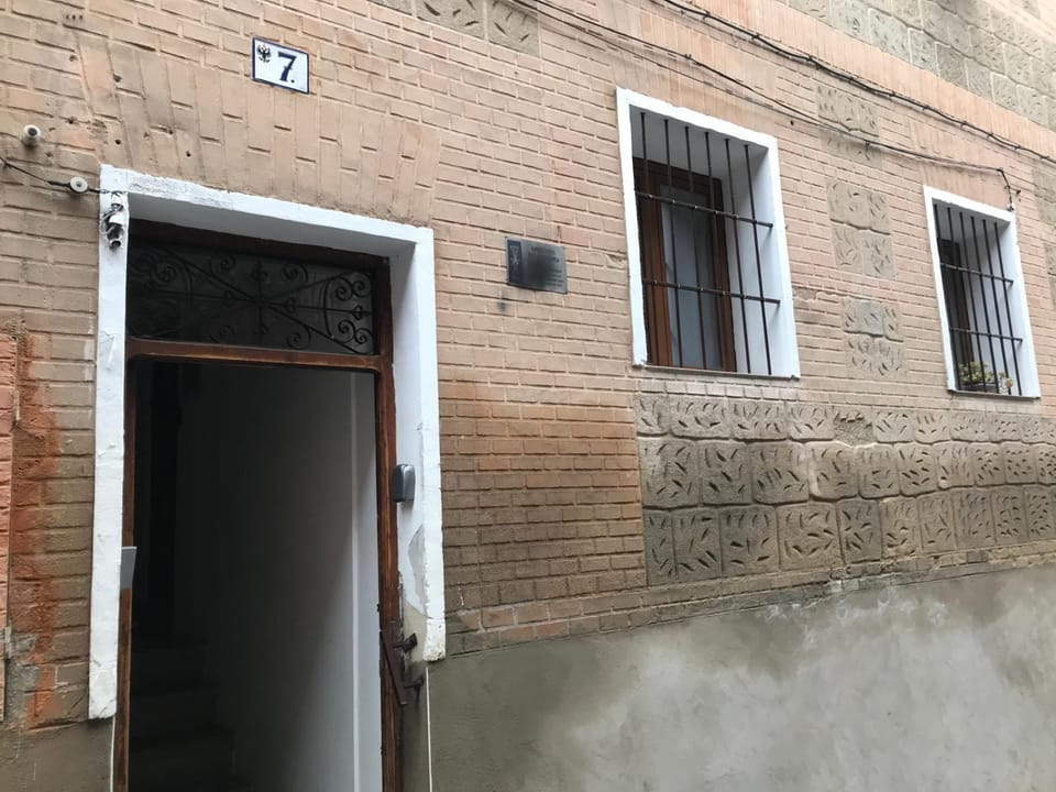 Off site, Neighbourhood