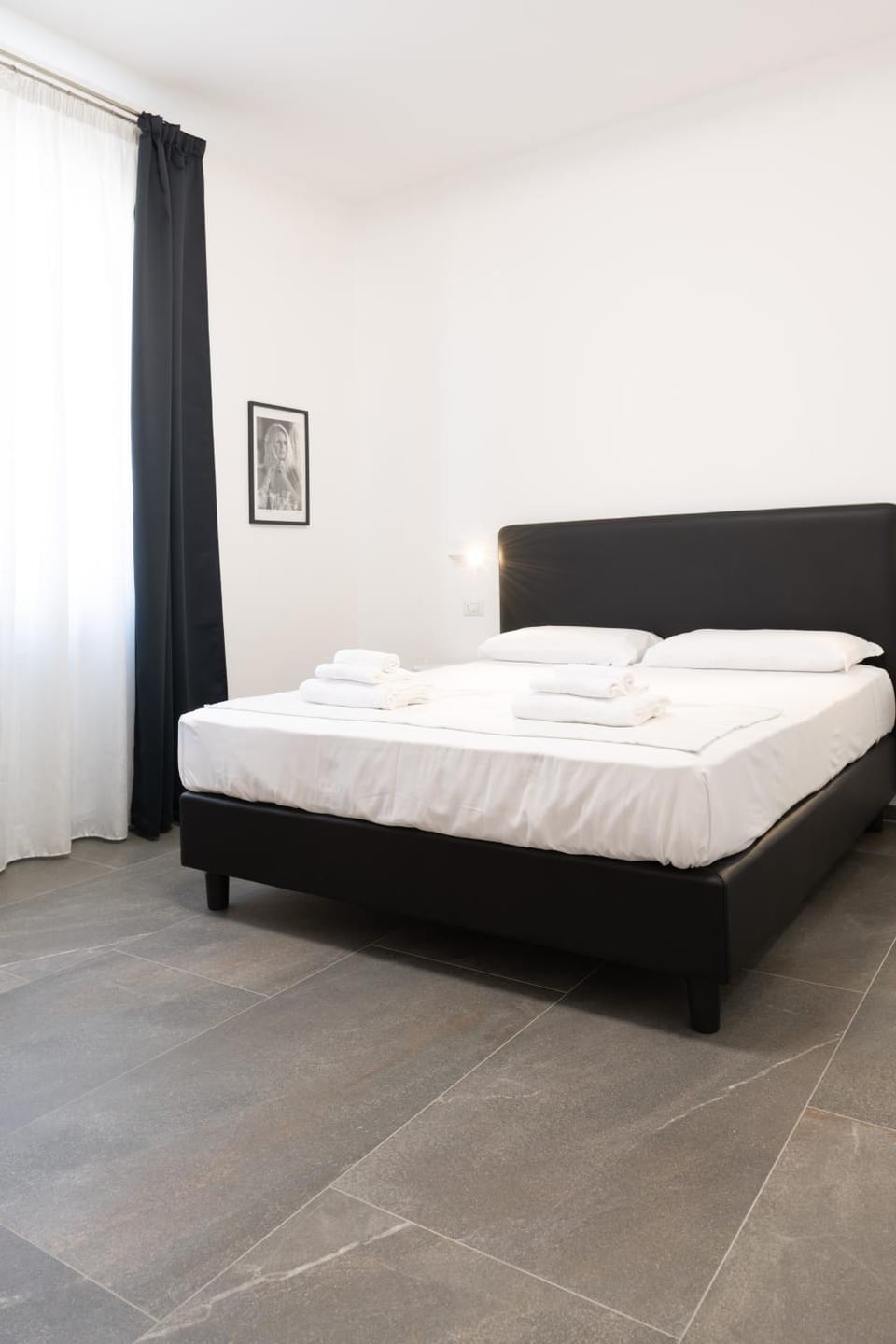 Bed, Photo of the whole room