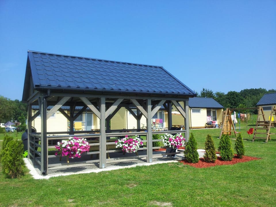 Property building, Day, Summer, Garden, On site, Garden view, Lake view, Sports, Entertainment