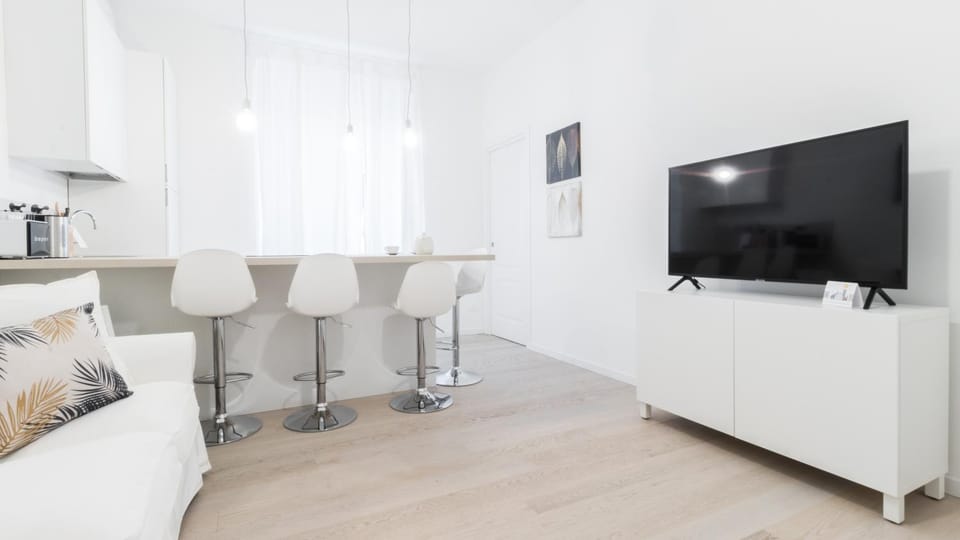 TV and multimedia, Kitchen or kitchenette, Living room