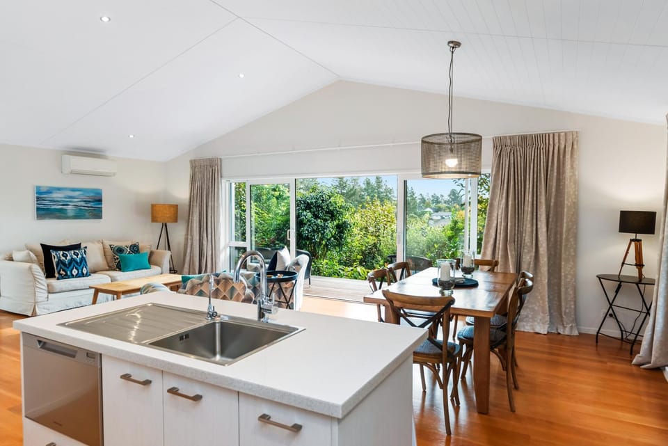 Treghan Luxury Lodge Bed and Breakfast in Northland