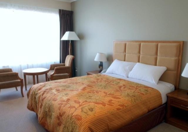 Day, Photo of the whole room