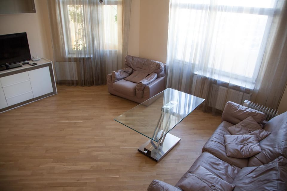 Communal lounge/ TV room, TV and multimedia, Living room, Seating area