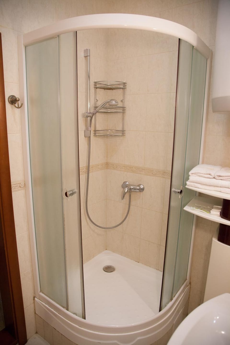 Shower, Toilet