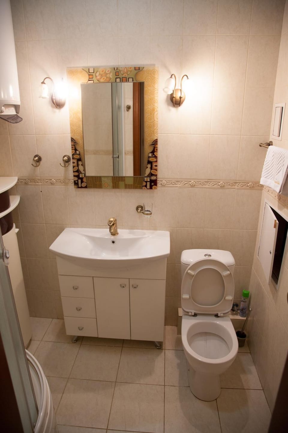 Shower, Toilet