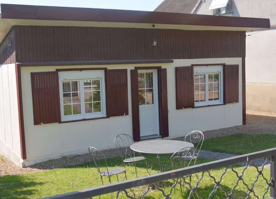 Property building, Garden view