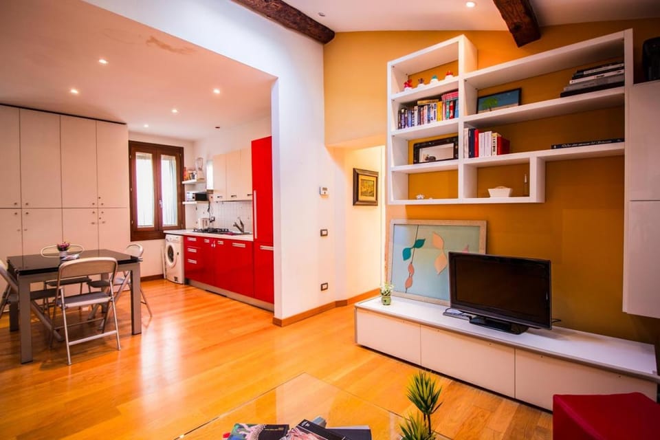 Kitchen or kitchenette, Living room, Dining area