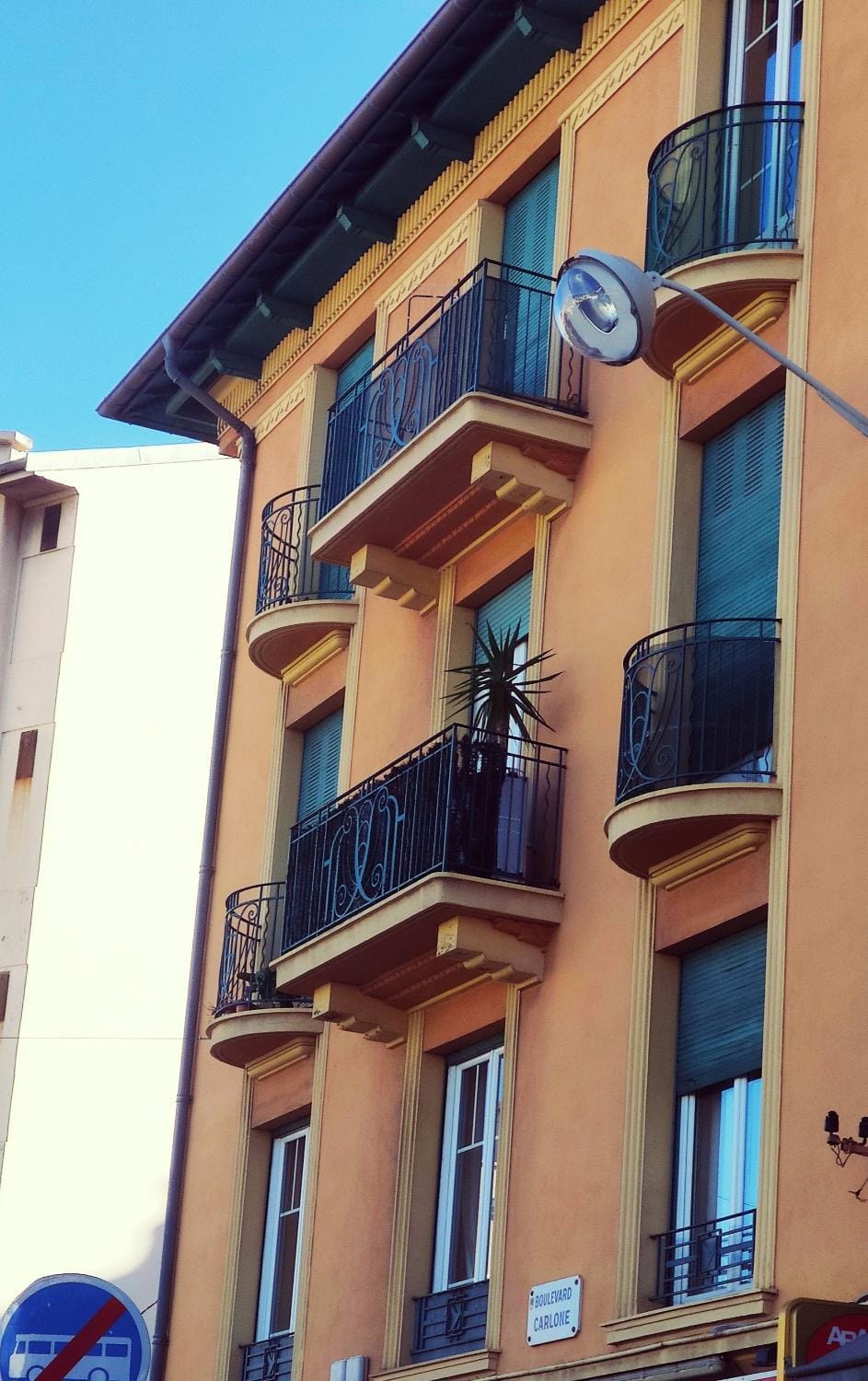 Property building, Facade/entrance