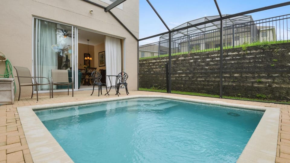 Swimming pool, Swimming pool