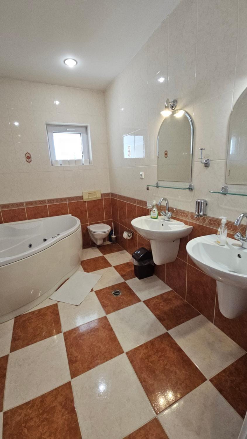 Toilet, Bathroom, Bath