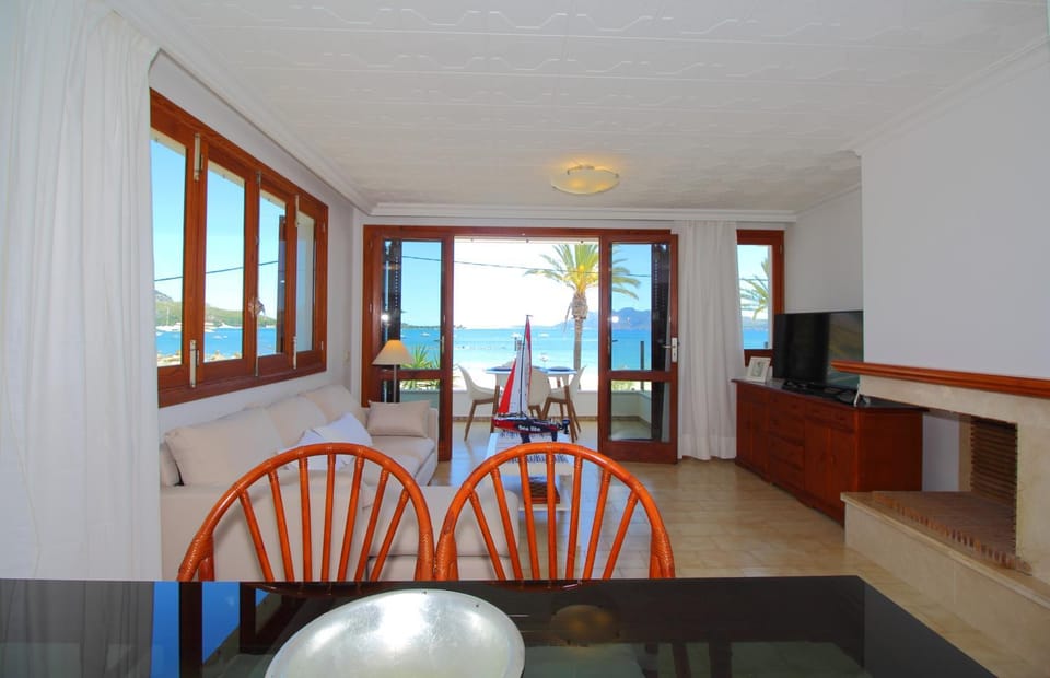 FAMILY SEAFRONT APT FANTASTIC SEAVIEW Apartment in Serra de Tramuntana