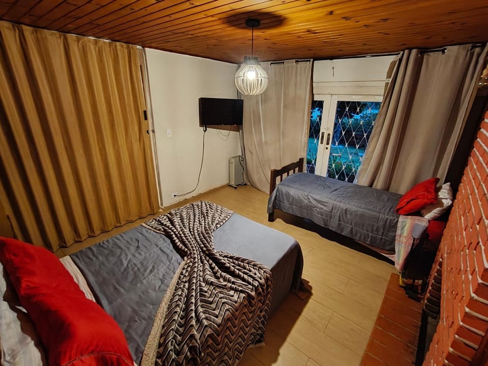 TV and multimedia, Photo of the whole room, Bedroom
