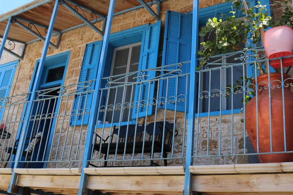 Facade/entrance, Balcony/Terrace