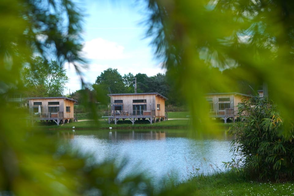 Écolodges du Golf du Sauternais Hotel in Nouvelle-Aquitaine