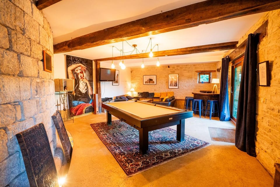 Billiard, Living room