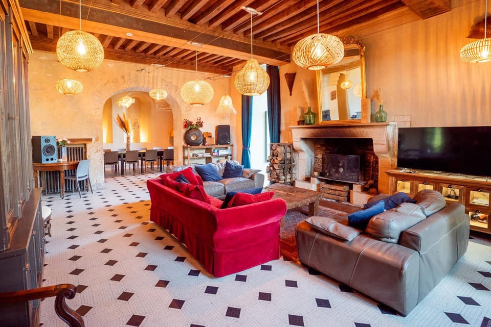 Communal lounge/ TV room, TV and multimedia, Living room, fireplace