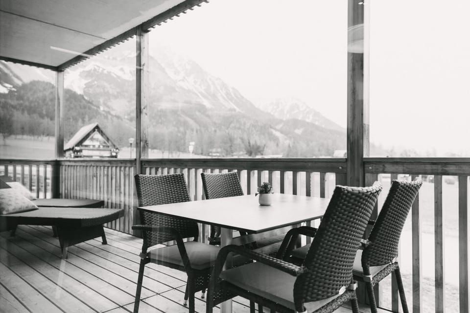 Balcony/Terrace, Mountain view