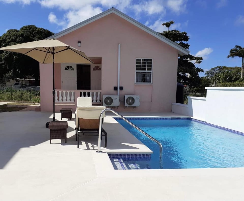 Property building, Patio, Swimming pool, Swimming pool