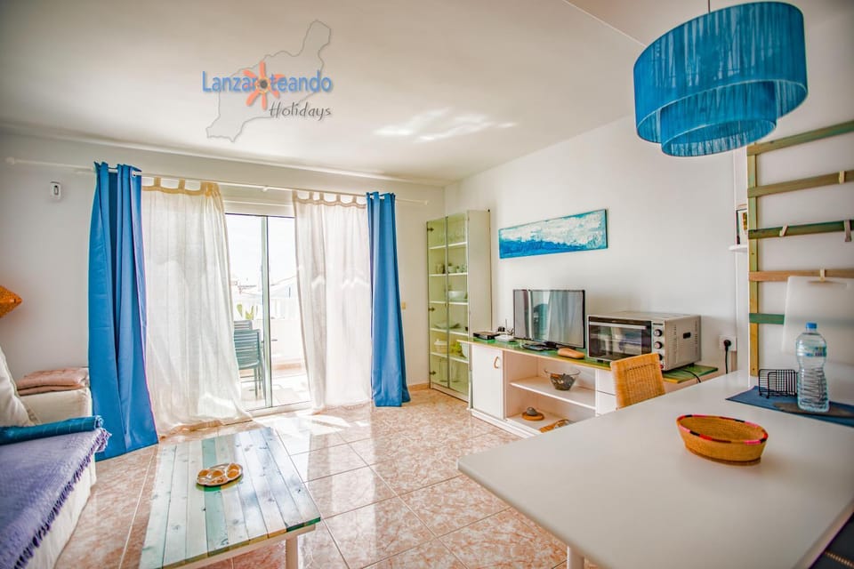 Vivienda Vacacional Sunny - duplex apartment 2beds 2 baths Apartment in Costa Teguise